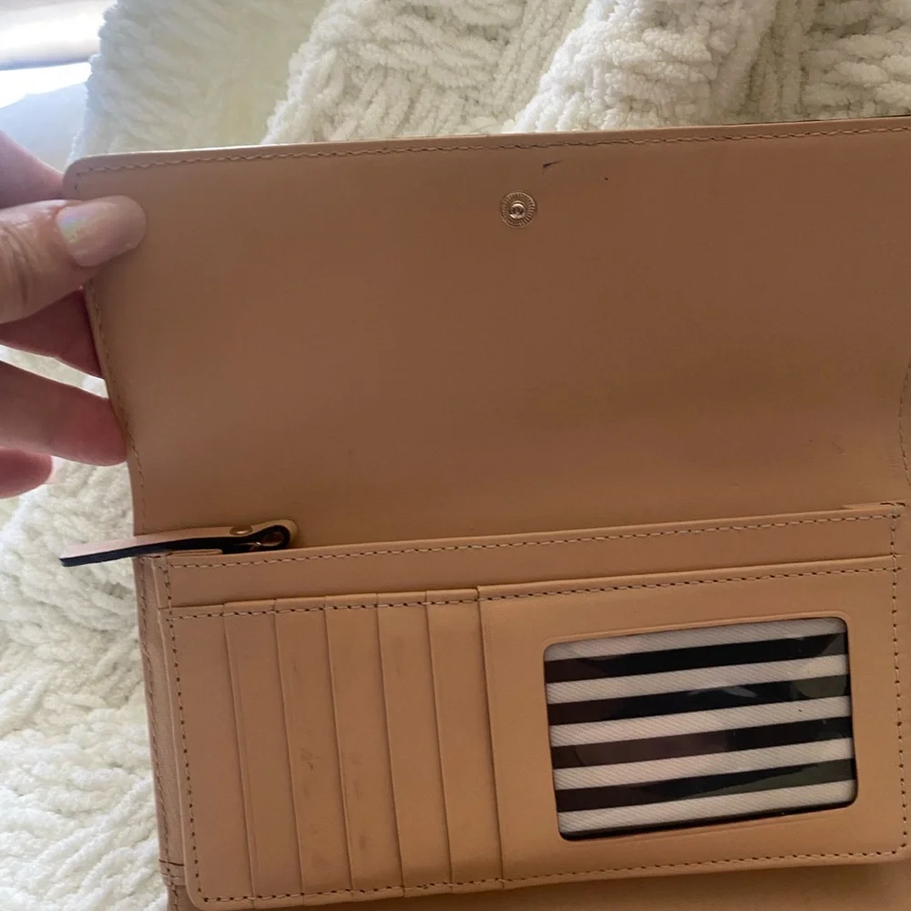 Kate Spade Southport Avenue Sandra Beige and Black Women's Wallet
